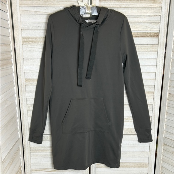Athleta Surrey Hills Hoodie Sweatshirt Dress with Kangaroo Pocket. Size Small - Picture 2 of 13